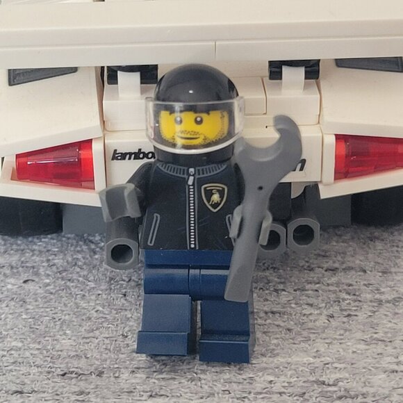 LEGO Speed Champions 76908 Lamborghini Countach - Picture 5 of 11